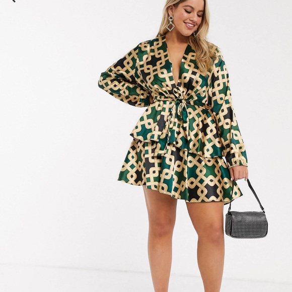 John Zack Plus plunge front skater dress in green chain print - Picture 4 of 5